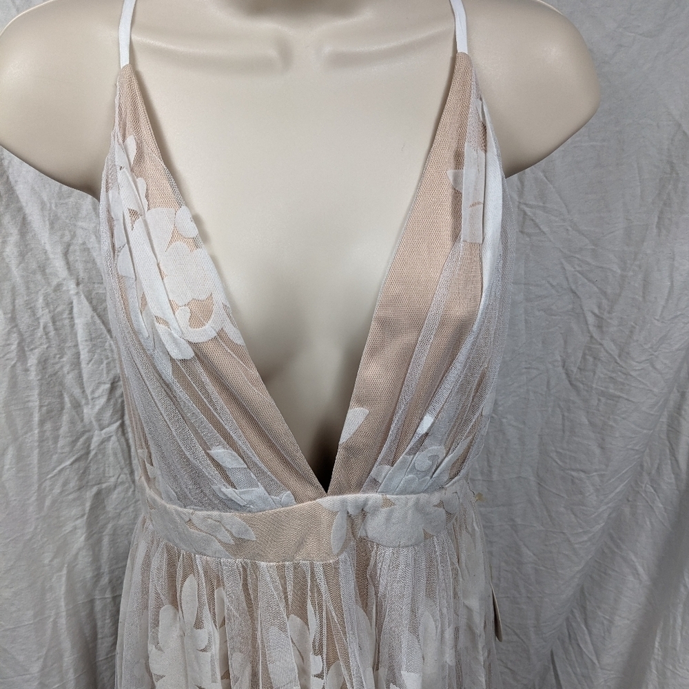 Luxxel NWT Sheer Floral Maxi Dress Sz L - Picture 3 of 12